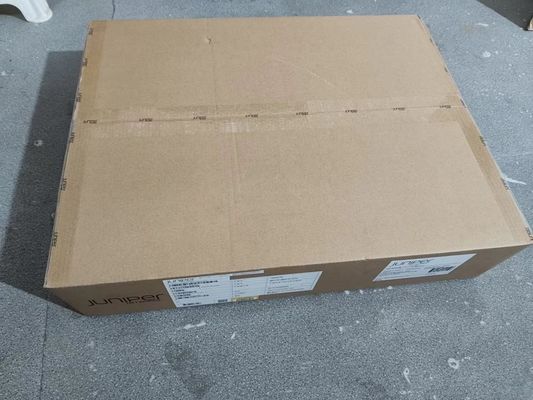 QFX5120-32C-AFO Enterprise Switch 32x100G Cổng AC 1U Cửa hút bên và Cửa xả bên PSU